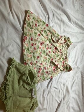 Max Studio - Girls Short sleeve set (2pc) Sz 2t